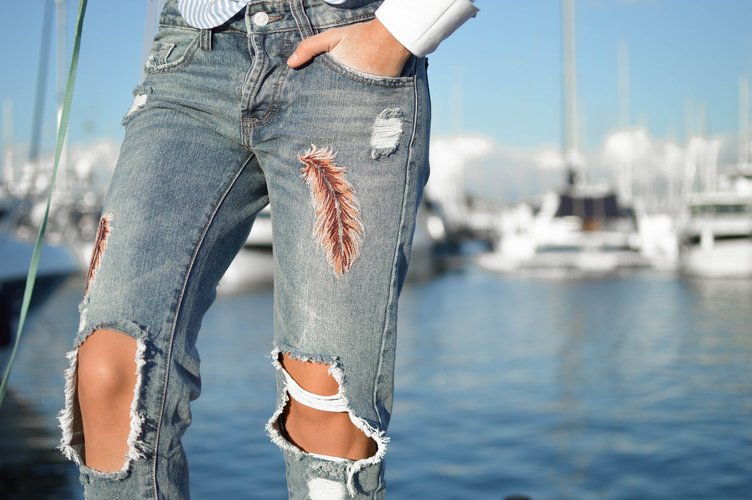 Upcycle jeans - 36 Creative And Ways To Transform Your Old Jeans