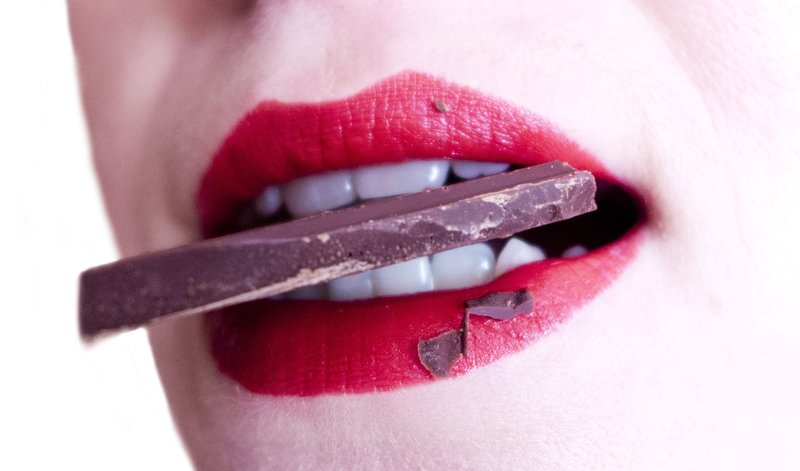 Ways to Treat Yourself Without Spending Money - Eat chocolate