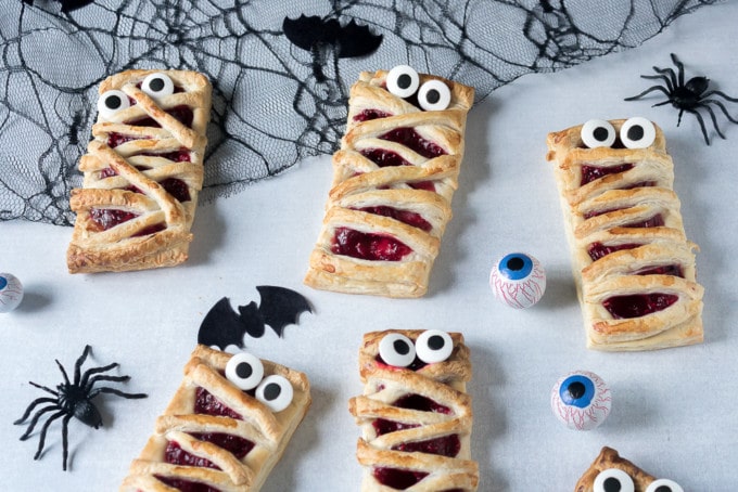 Raspberry Mummy Pies with eyeballs and bats