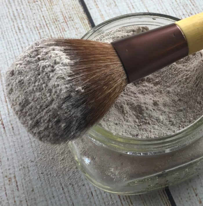 Homemade personal care and beauty products-diy dry shampoo